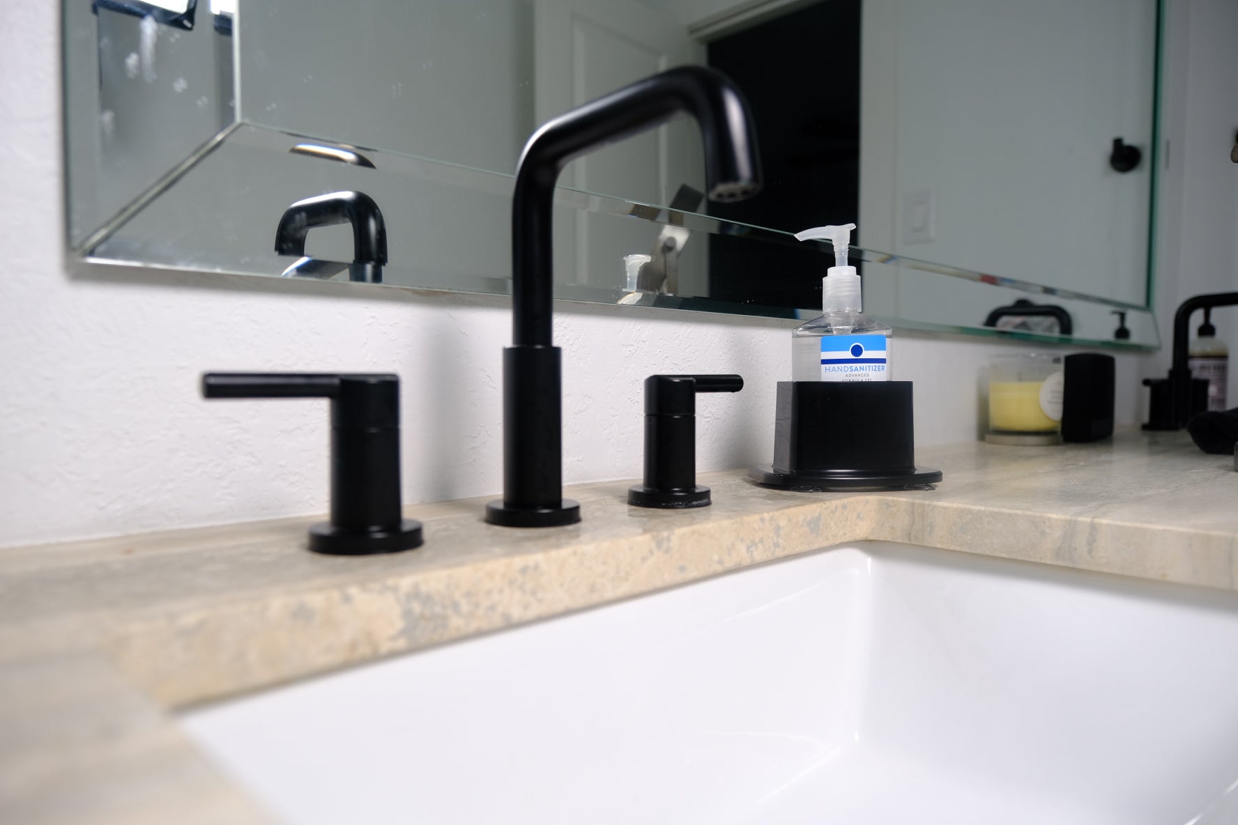 The Bottle Station Black